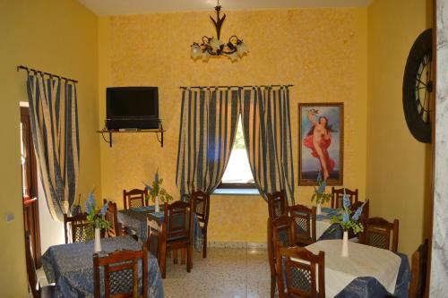 Hostal Casa Vacanze Santa Lucia