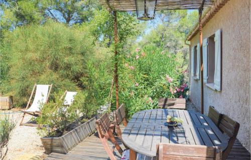 Two-bedroom Holiday Home In La Ciotat
