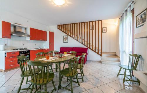 Three-bedroom Holiday Home In Albarella Ro