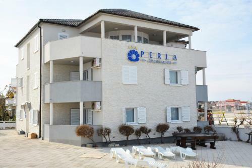 Apartamentos Perla Vir