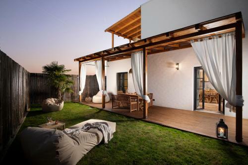 Villa Andresitas Palace - Tropical Castle With Rooftop Terrace