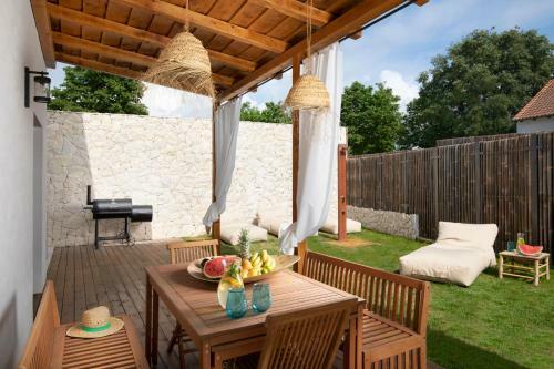 Villa Andresitas Palace - Tropical Castle With Rooftop Terrace