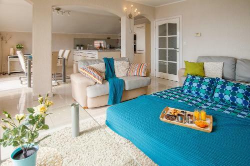 Novi Paradise House