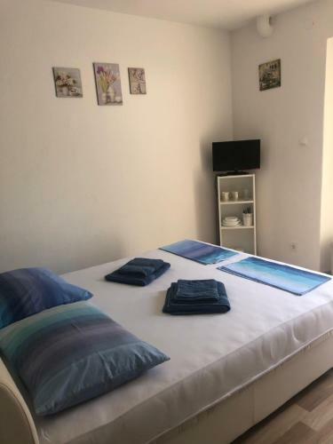 Hostal Apartment & Rooms Laura