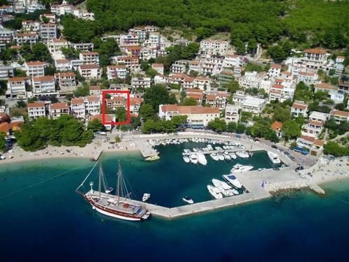 Beach Apartment In The Center Of Brela