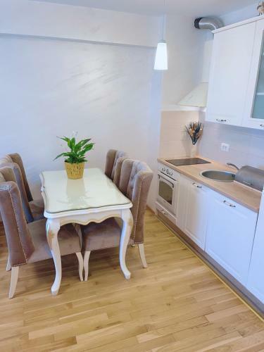 Buddha City Apartment