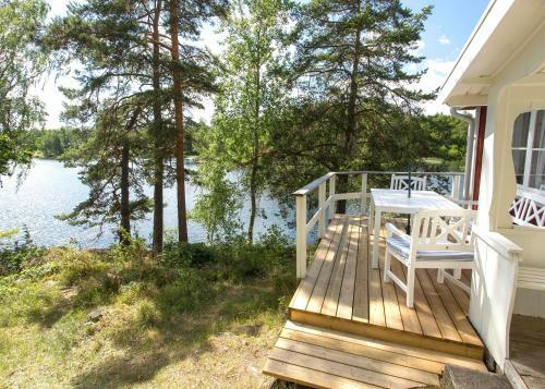 Sj�stuga Vid Bunn Gr�nna - Uddastugan