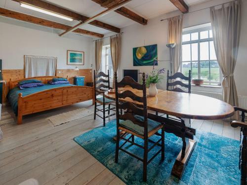 Cozy Apartment In Burum With Forest Nearby