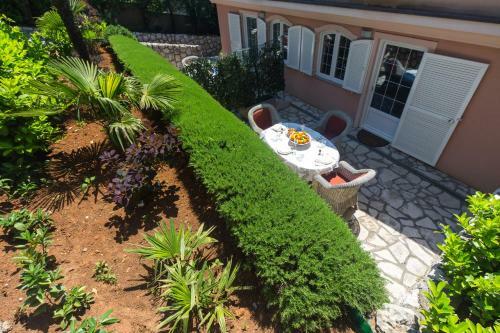 Apartamentos Villa Stefi (30m From The Sea)