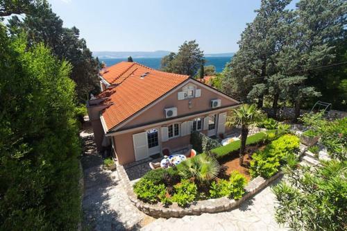 Apartamentos Villa Stefi (30m From The Sea)