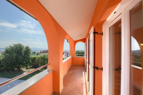 Apartments Orange Medulin