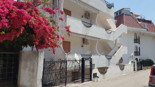 Iliana Beach House Recanati