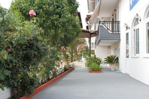 Katerina Apartments And Studios