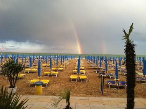 Apartamento Piccolo Moderno Appartamento Sulla Spiaggia In Centro