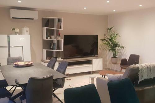 Apartamento F3 Plein Centre - 300m De La Plage