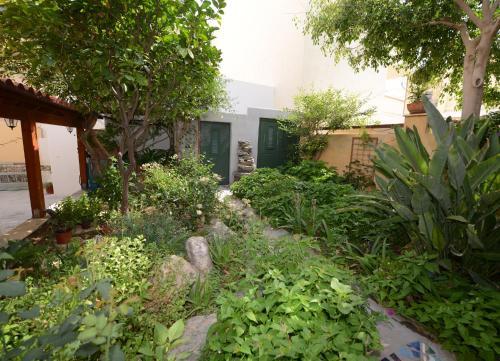 Konstantza Studios And Apartments