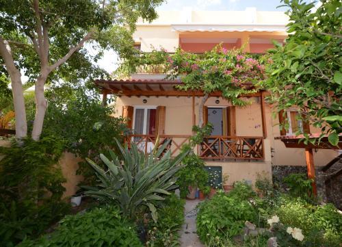 Konstantza Studios And Apartments
