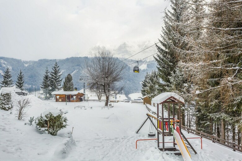 Aparthotel Alpine Club Hotel
