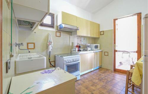 Awesome Home In Torre Dei Corsari With 3 Bedrooms
