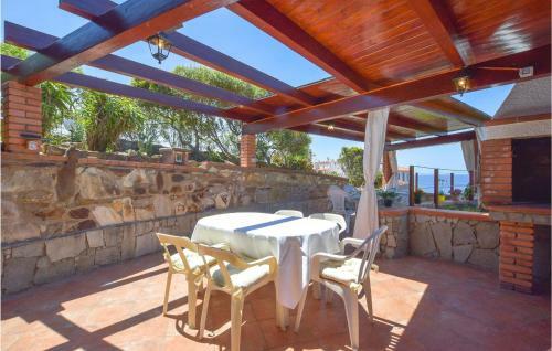 Awesome Home In Torre Dei Corsari With 3 Bedrooms