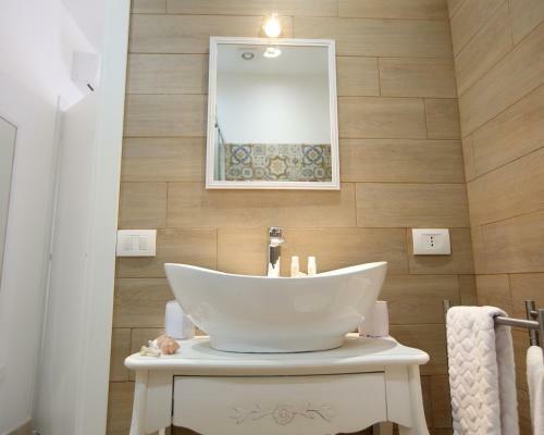 "suliscenti" Dimora Siciliana B&B