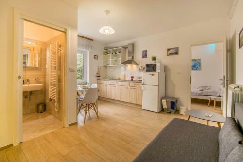 Apartments Elza