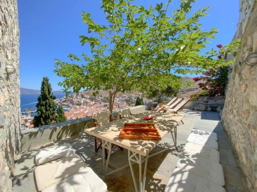 Classy Villa With Wonderful View And Swimming Pool