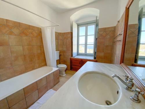 Classy Villa With Wonderful View And Swimming Pool