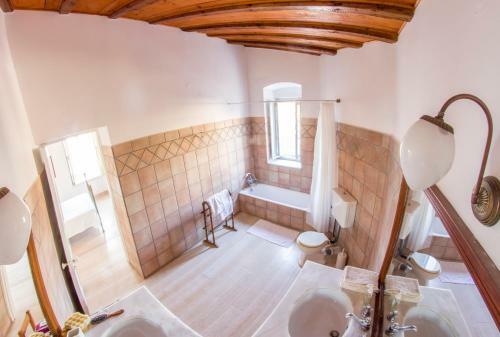 Classy Villa With Wonderful View And Swimming Pool