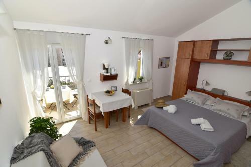 Old Town Studio Apartments