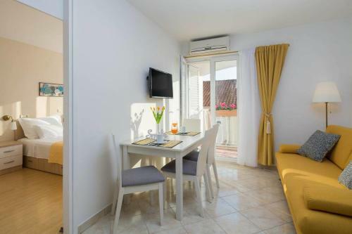 Lavica Seaside Apartments, Podstrana