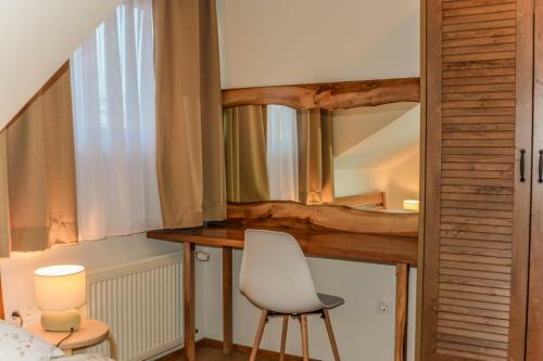 Hostal Apartments & Room Lucas