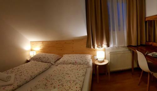 Hostal Apartments & Room Lucas