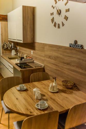 Hostal Apartments & Room Lucas