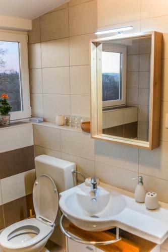 Hostal Apartments & Room Lucas