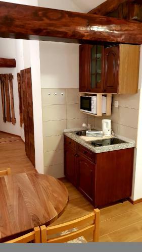 Hostal Apartments & Room Lucas