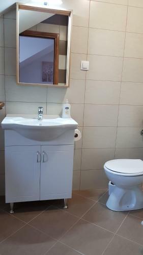 Hostal Apartments & Room Lucas