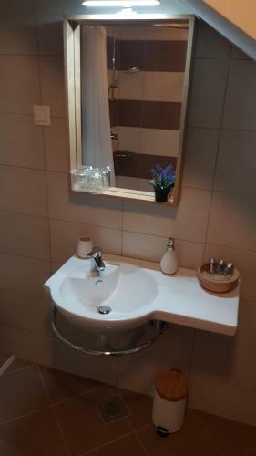 Hostal Apartments & Room Lucas