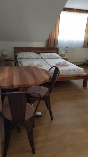 Hostal Apartments & Room Lucas
