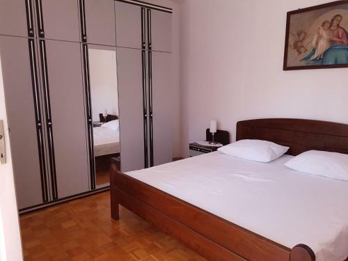 Mravak Apartments