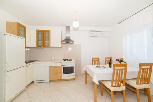 Apartments Filip Mimice