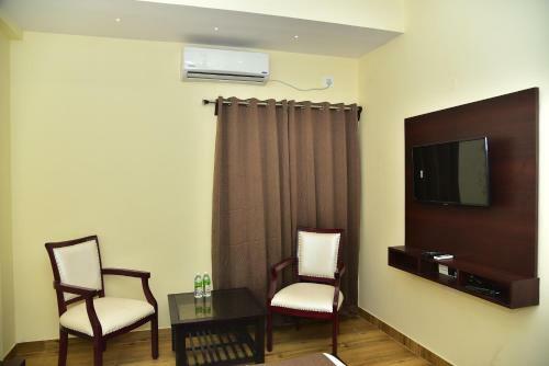 Hotel Adh Sak Royal Residency