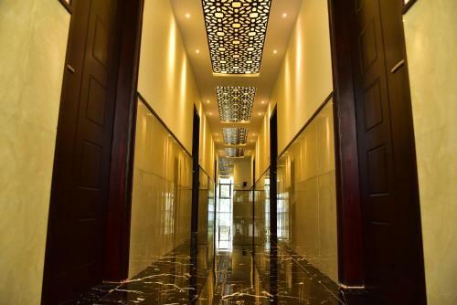 Hotel Adh Sak Royal Residency