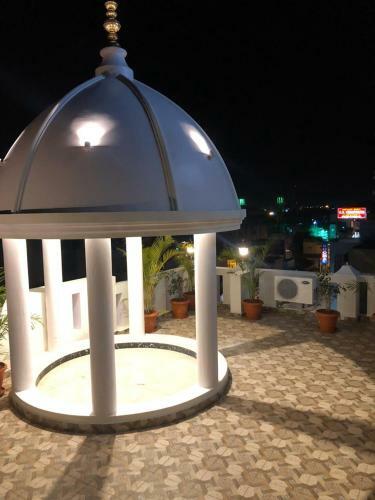 Hotel Adh Sak Royal Residency