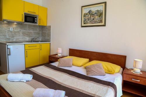 Hostal Duje Apartments Milna