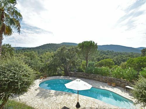 Peaceful Villa In Cogolin With Private Pool
