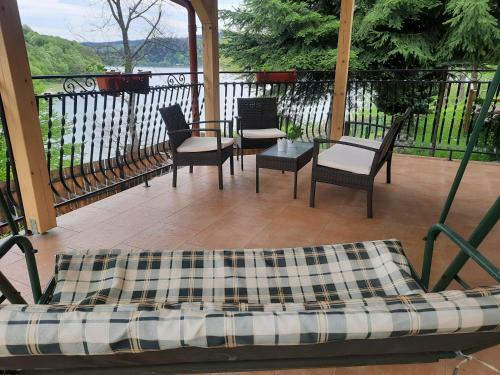 Hostal Pokoje Na Skale Nad Jeziorem Soli?skim
