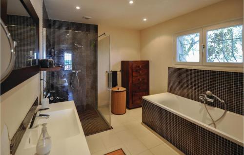 Holiday Home Avenue 01