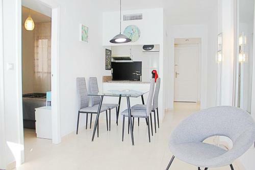 Apartamento La Playa Blanca 1 Orbi, Pool, Beach, Wifi