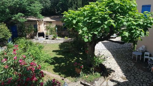 Bed & Breakfast Chambres D'h�tes Les Arbousiers